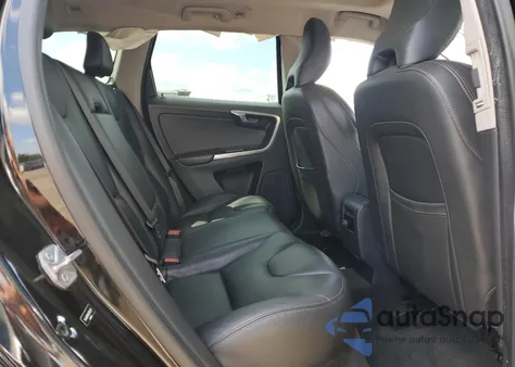 2017 Volvo Xc60 T6 Dynamic z USA, uszkodzony, nr VIN YV449MRR4H2064331